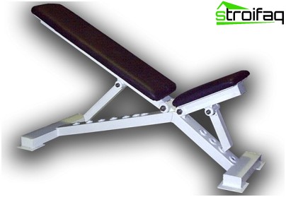 ジム設備：アスレチックベンチ