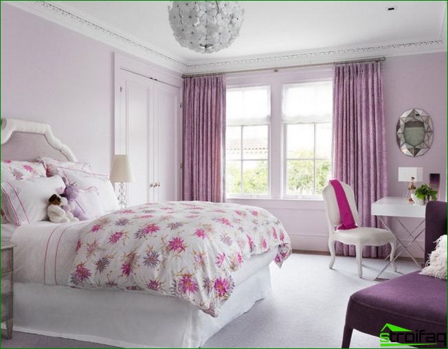 明るい寝室のファセットミラー 明るい寝室のファセットミラー