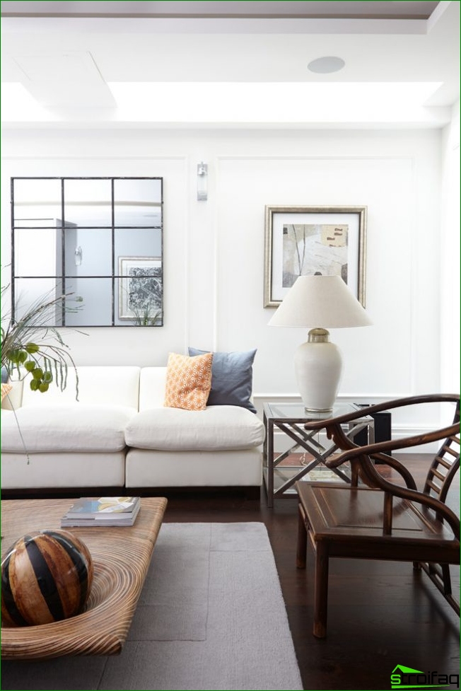 ファセットミラーは空間のミニマリズムを有機的に強調します ファセットミラーは空間のミニマリズムを有機的に強調します